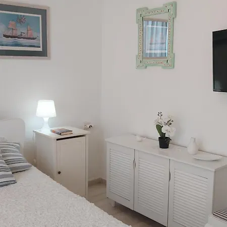 By The Sea 卡利斯托斯