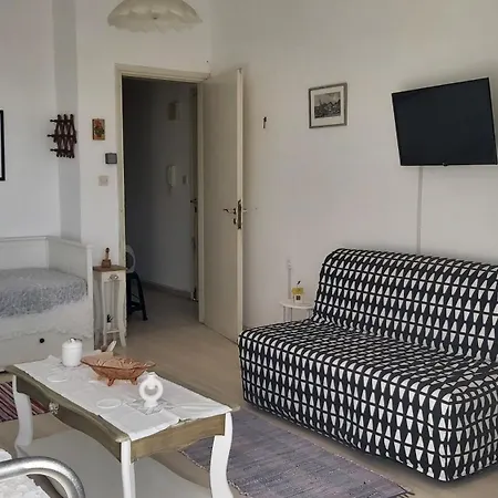 By The Sea Apartment *