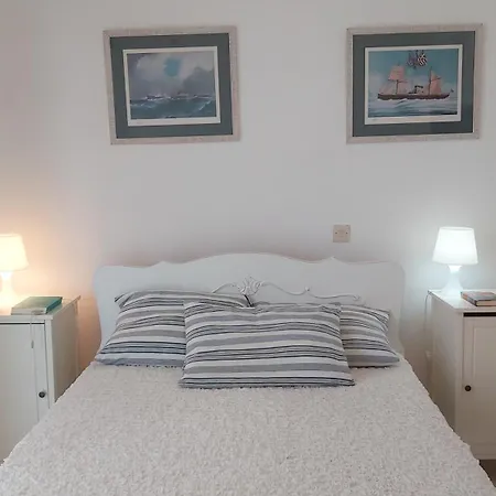 Apartment By The Sea *