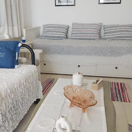 Apartment By The Sea *